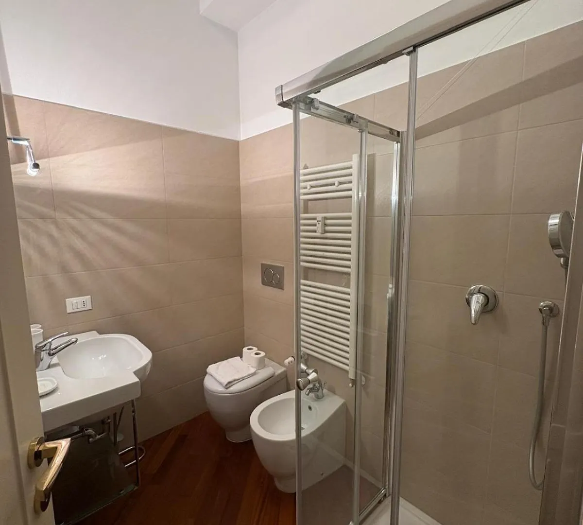 Lägenhet Bocconi - Porta Romana 4 Camere Da Letto Con 2 Bagni Privati Milano Italien