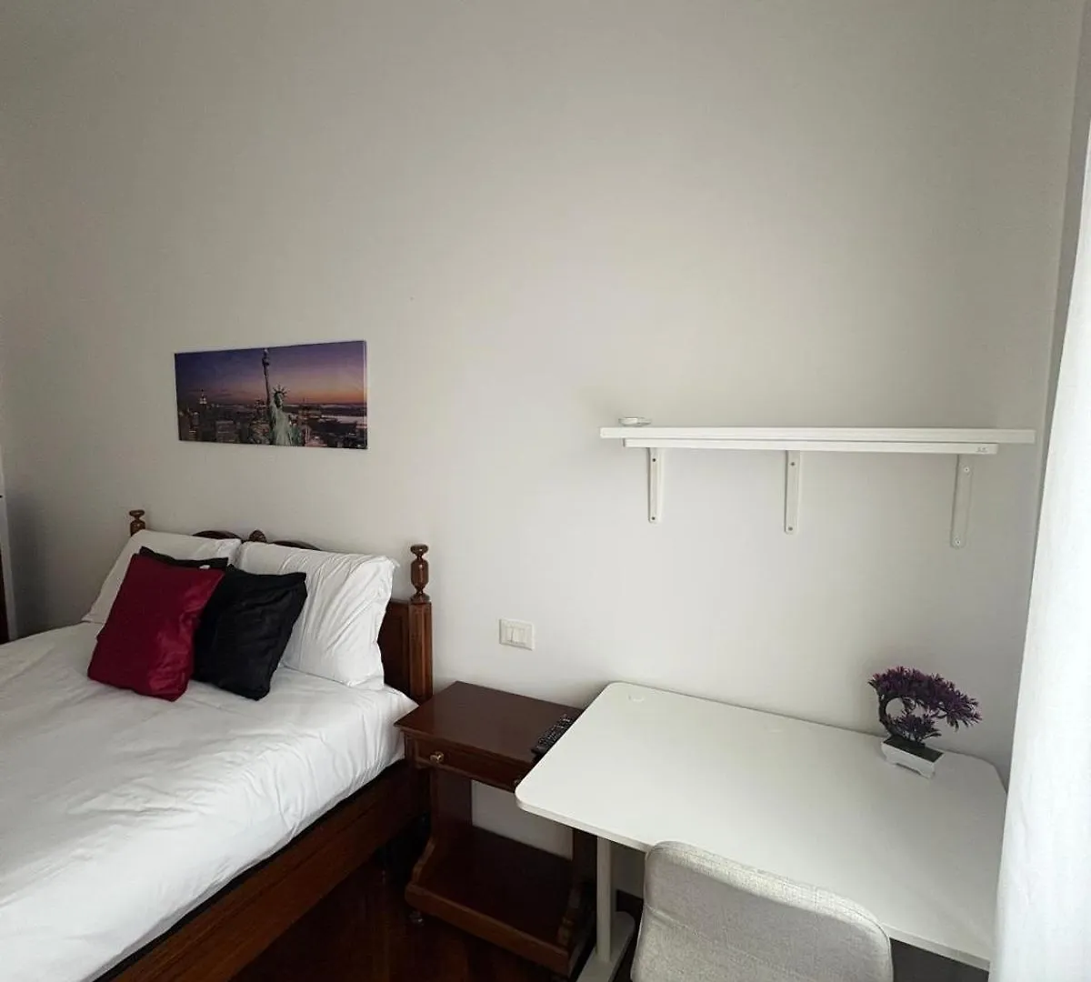 Bocconi - Porta Romana 4 Camere Da Letto Con 2 Bagni Privati Milan 0*,  Italy
