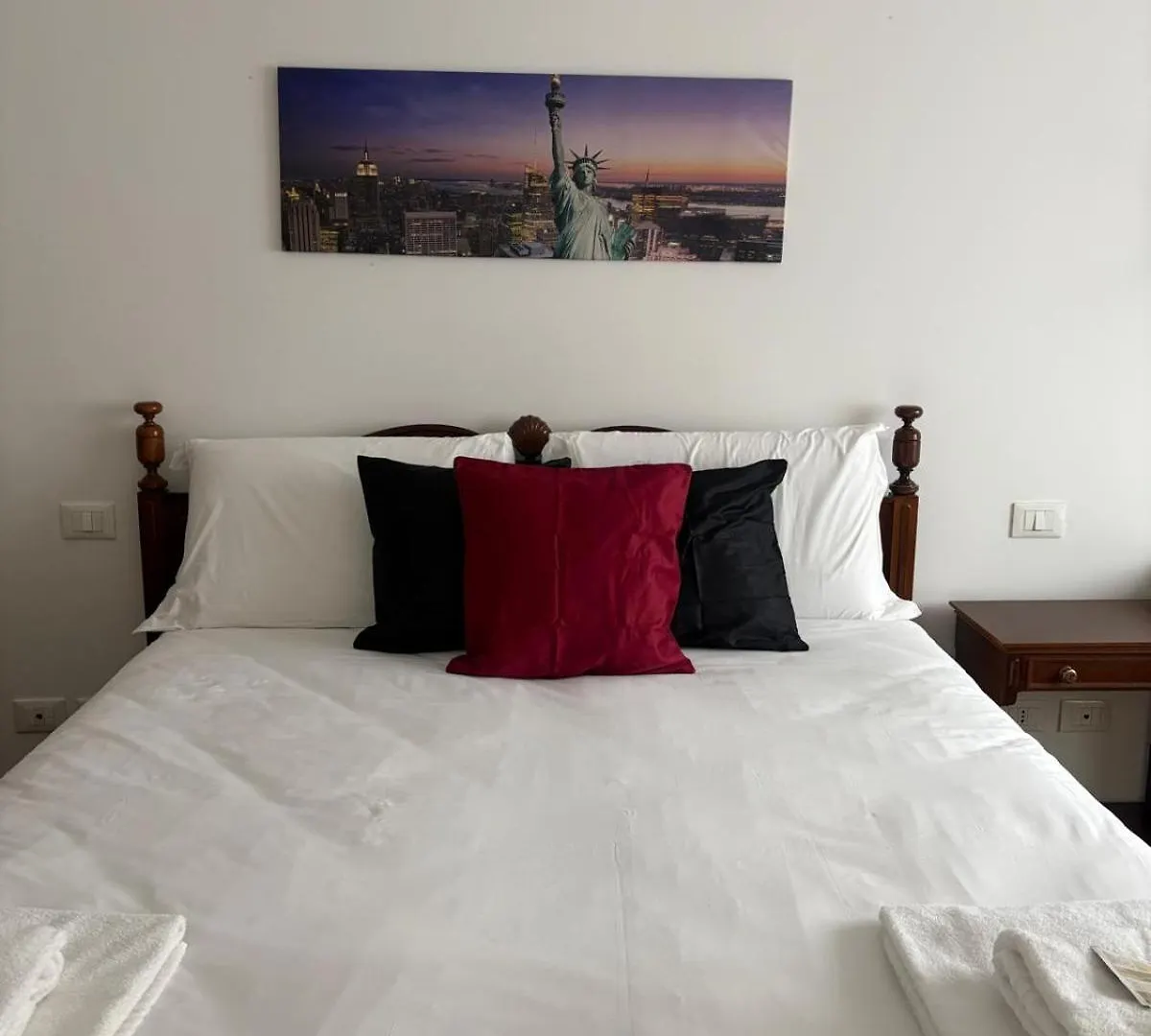 Bocconi - Porta Romana 4 Camere Da Letto Con 2 Bagni Privati Μιλάνο Διαμέρισμα