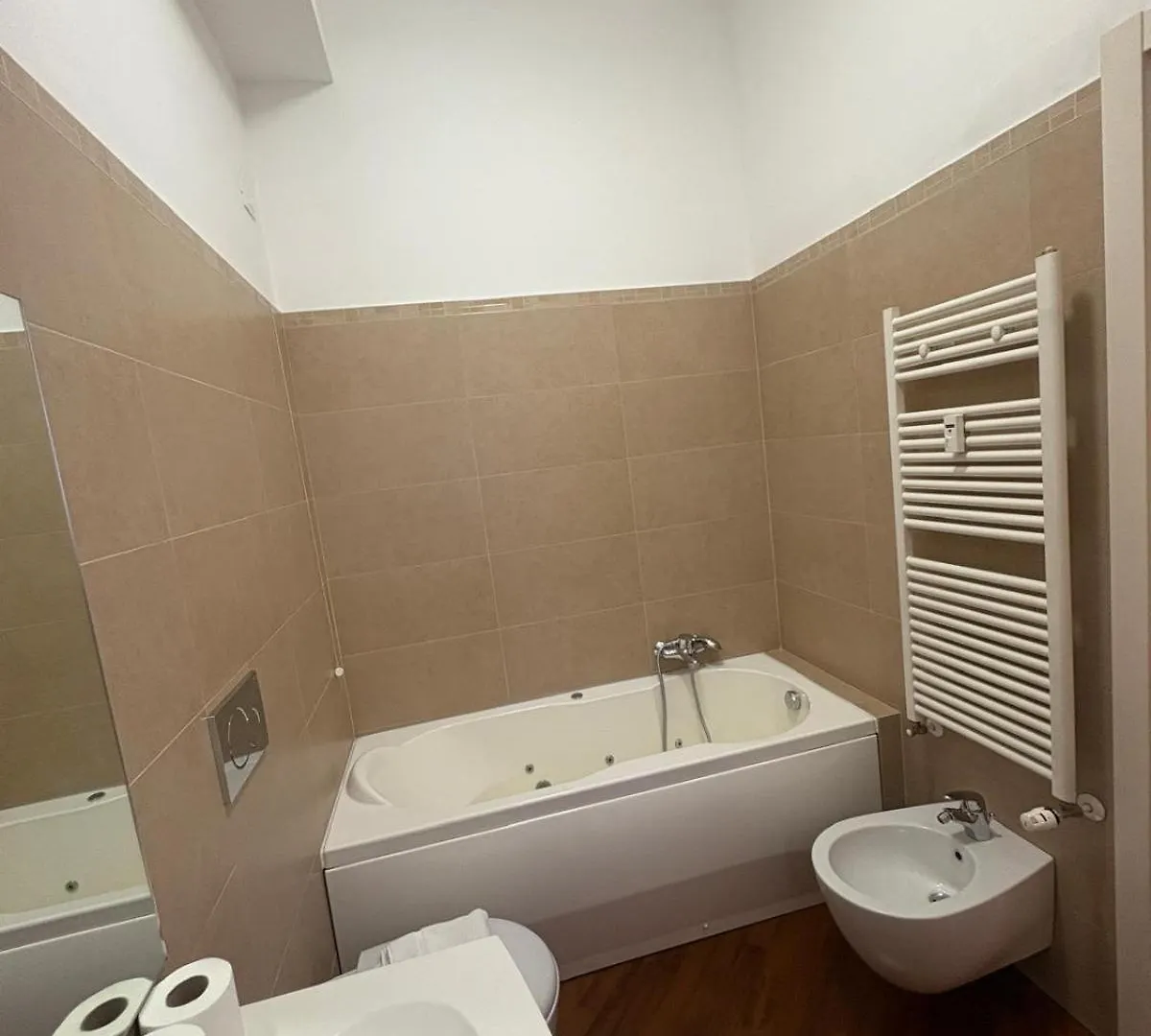 Bocconi - Porta Romana 4 Camere Da Letto Con 2 Bagni Privati Milan