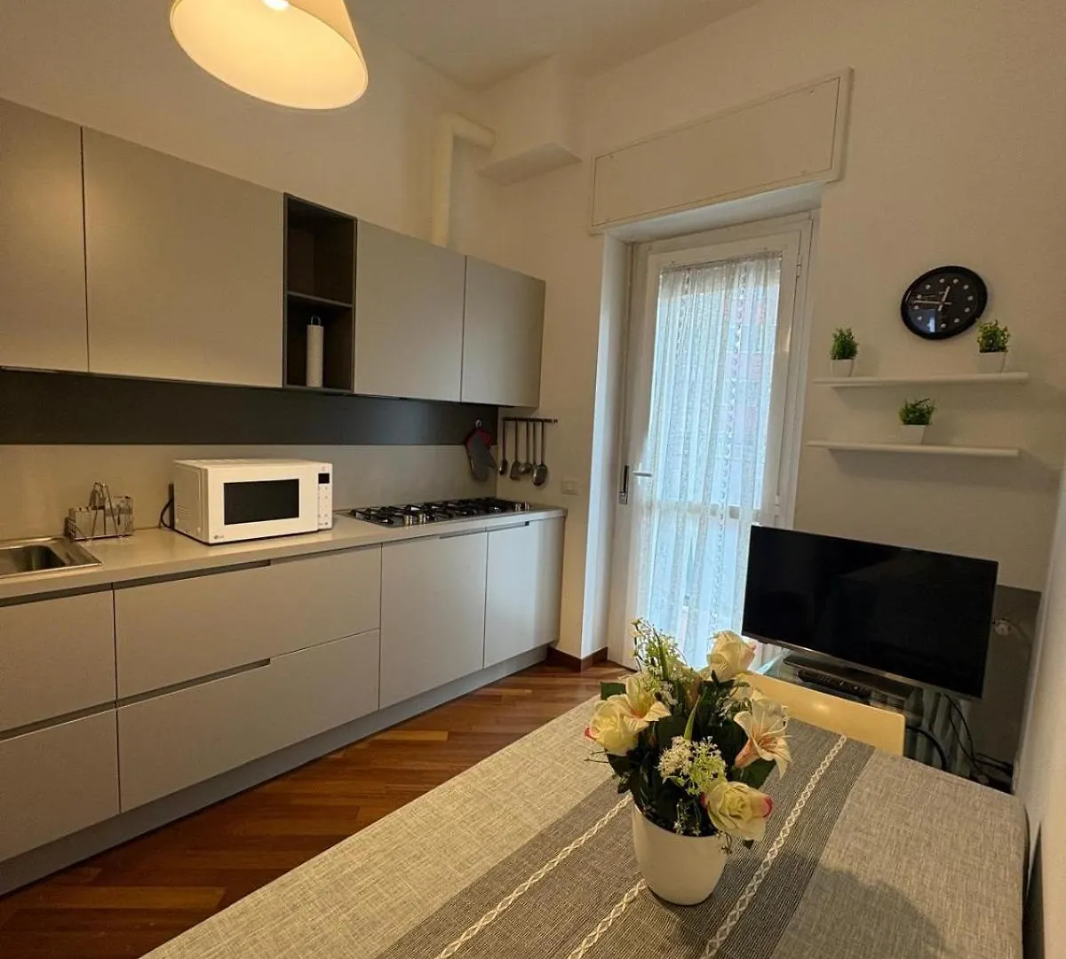 Apartment Bocconi - Porta Romana 4 Camere Da Letto Con 2 Bagni Privati Milan Italy