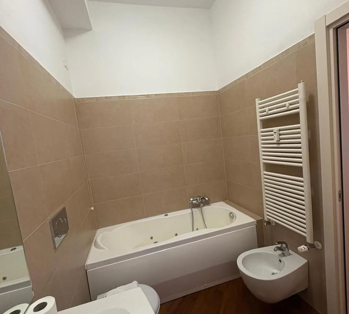 Bocconi - Porta Romana 4 Camere Da Letto Con 2 Bagni Privati Milan Apartment