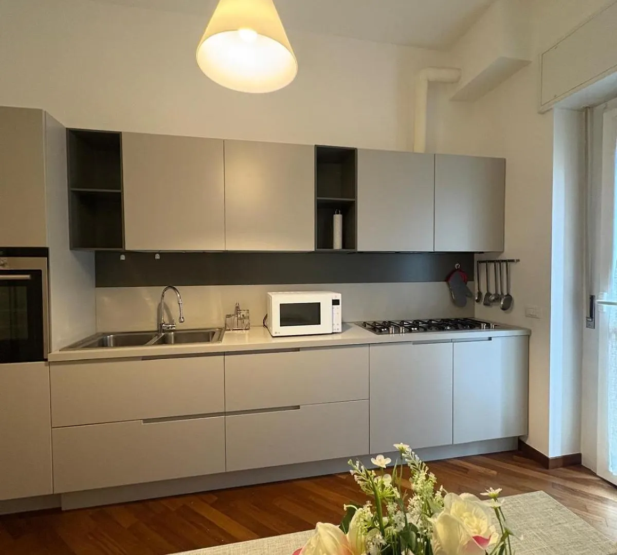 Apartment Bocconi - Porta Romana 4 Camere Da Letto Con 2 Bagni Privati Milan